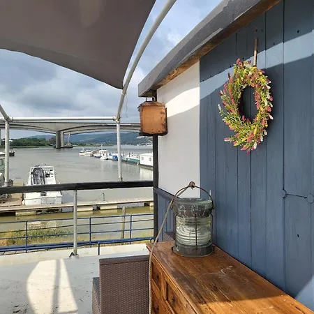 Inner Dowsing Lightship Rochester  Exterior photo